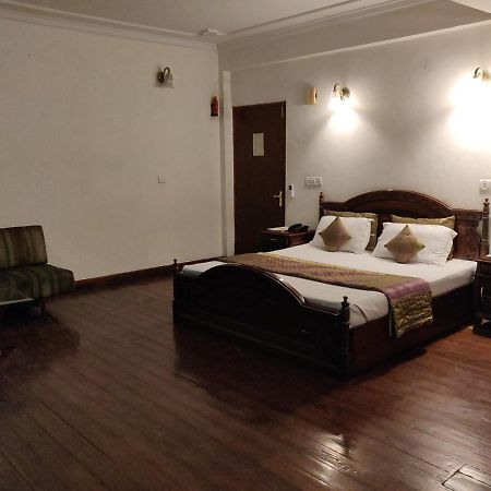 Hotel Blossom Shimla Buitenkant foto