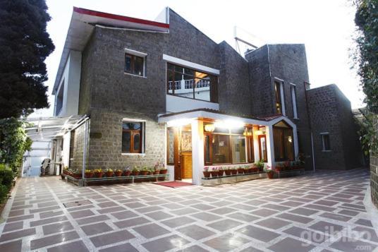 Hotel Blossom Shimla Buitenkant foto