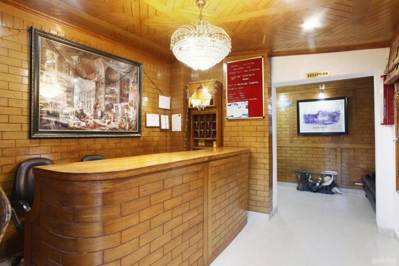 Hotel Blossom Shimla Buitenkant foto