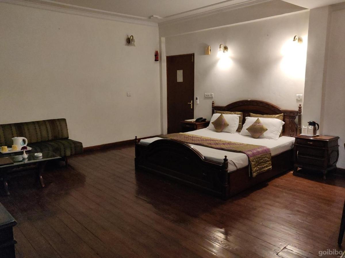 Hotel Blossom Shimla Buitenkant foto